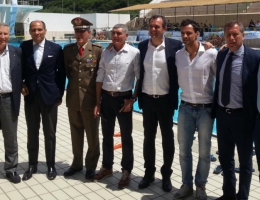 Il sindaco di Napoli De Magistris allo Yellow Ball con i campioni di Milleculure