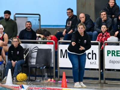 Pallanuoto femminile, Serie B &acirc;�� Girone 6 Rari Nantes Jonica sconfitta di misura a Quartu: 11-10 contro la Promogest. Adesso lo spareggio per i playoff